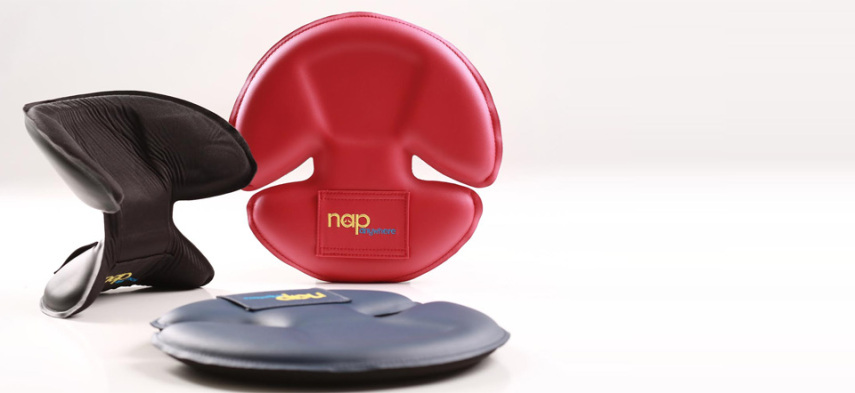 Travesseiro para dormir em qualquer lugar com ajustes para várias partes do corpo