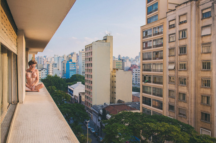 Fotógrafo carioca passou um ano inteiro fotografando gente pelada para mostrar a diversidade e a beleza das pessoas 