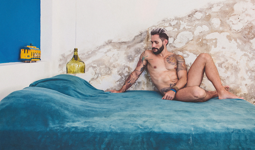 Fotógrafo carioca passou um ano inteiro fotografando gente pelada para mostrar a diversidade e a beleza das pessoas 