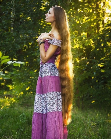 A Rapunzel da vida real tem quase 140 mil seguidores nas redes sociais.