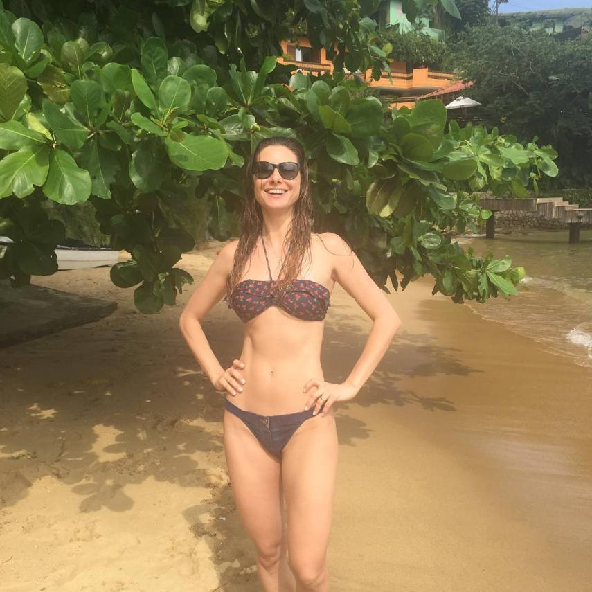 A atriz Lavínia Vlasak tem 155 mil seguidores em seu Instagram