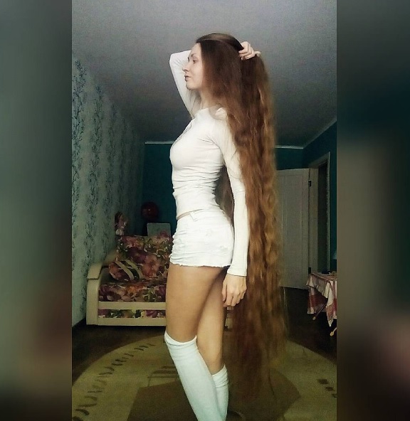 A Rapunzel da vida real tem quase 140 mil seguidores nas redes sociais.