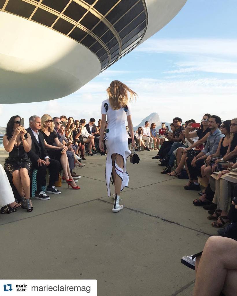 Desfile foi na tarde de sábado, no Museu de Arte Contemporânea do Rio de Janeiro