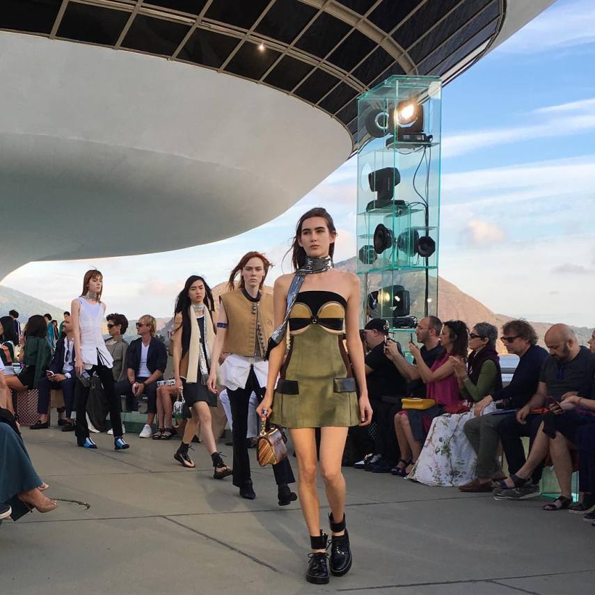 Desfile foi na tarde de sábado, no Museu de Arte Contemporânea do Rio de Janeiro