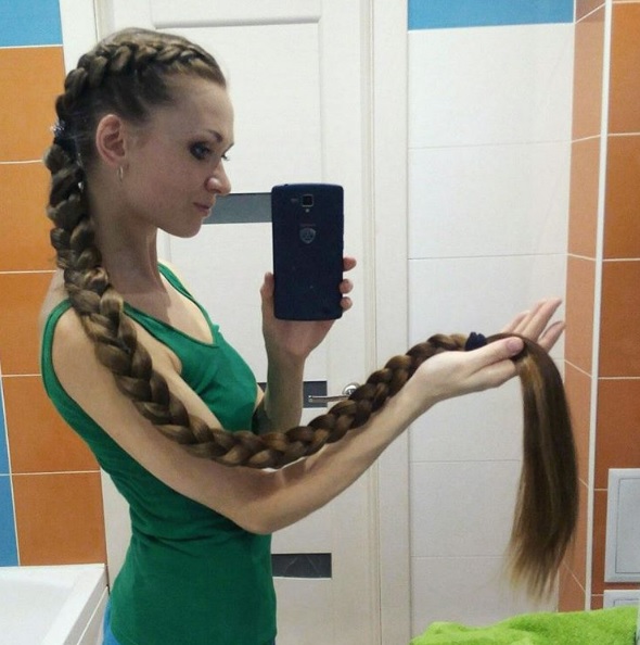 A Rapunzel da vida real tem quase 140 mil seguidores nas redes sociais.
