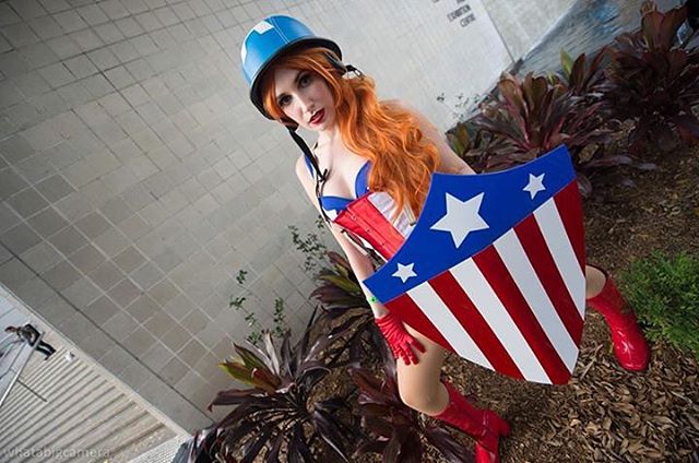 Depois de Batman vs Superman, fãs dos quadrinhos e dos filmes de heróis se dividiram em #TeamCap e #TeamIronMan por conta do lançamento do filme Capitão América: Guerra Civil. O embate entre os dois personagens da Marvel tem dado o que falar nas redes sociais e movimentou as redes sociais entre os cosplayers, que escolheram suas melhores fotos para mostra de qual lado estão.