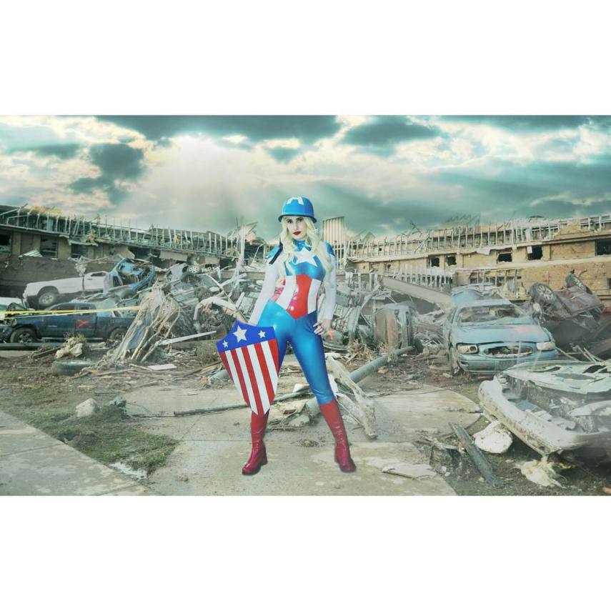 Depois de Batman vs Superman, fãs dos quadrinhos e dos filmes de heróis se dividiram em #TeamCap e #TeamIronMan por conta do lançamento do filme Capitão América: Guerra Civil. O embate entre os dois personagens da Marvel tem dado o que falar nas redes sociais e movimentou as redes sociais entre os cosplayers, que escolheram suas melhores fotos para mostra de qual lado estão.