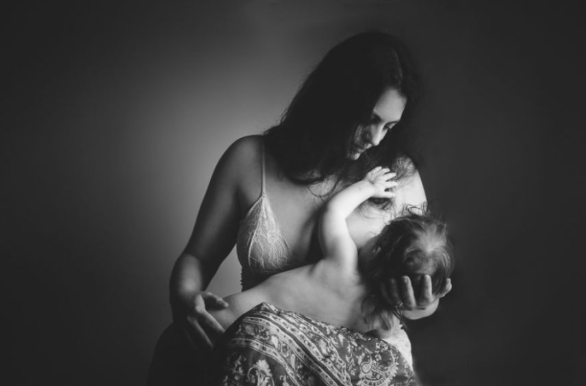Amamentar nem sempre é simples e fácil. Ainda assim, é o momento em que mãe e bebê se transformam em um único ser ♥