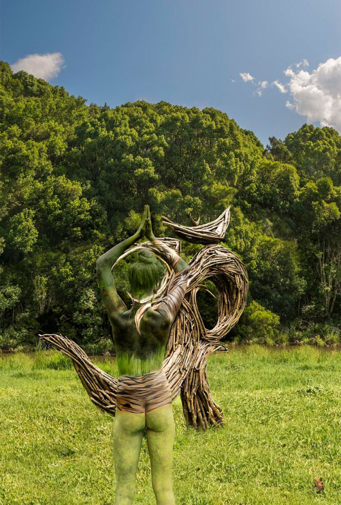 Artista 'camufla' modelos em meio a paisagem