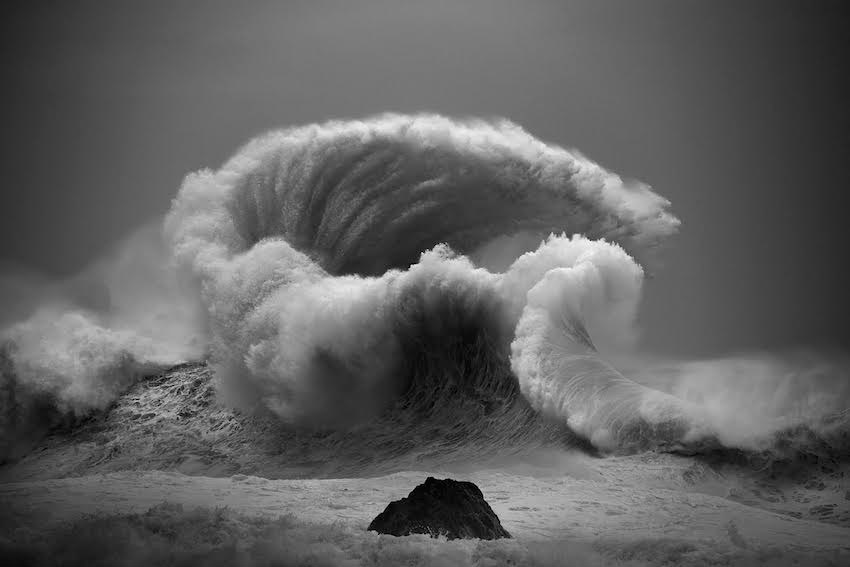 Fotógrafo australiano Luke Shadbolt captura a essência furiosa dos oceanos na série Maelstrom
