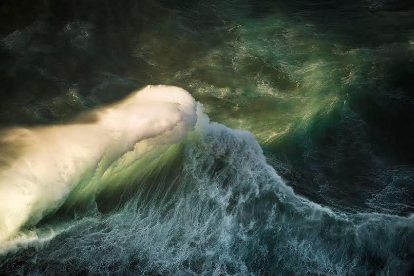 Fotógrafo australiano Luke Shadbolt captura a essência furiosa dos oceanos na série Maelstrom