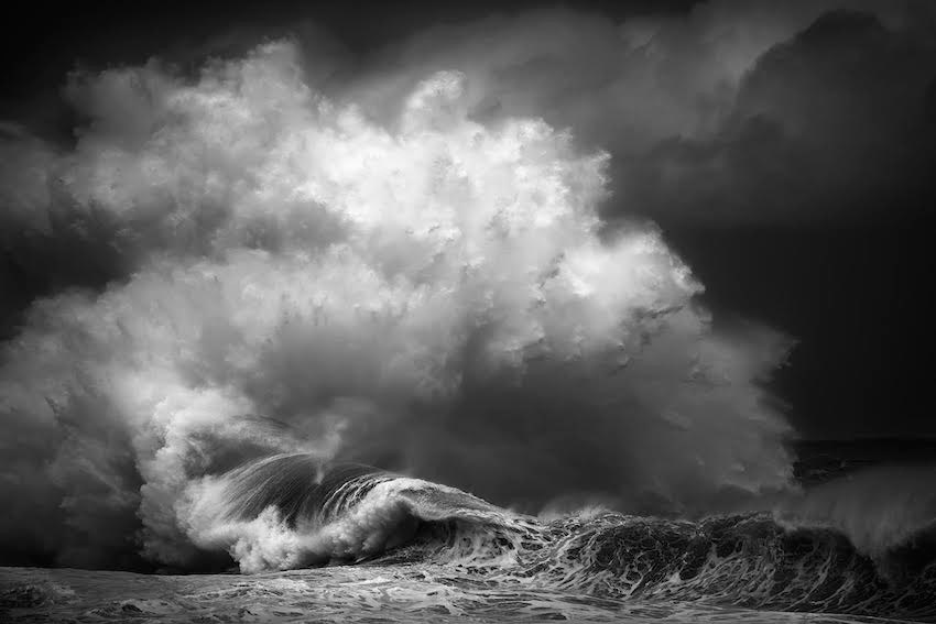 Fotógrafo australiano Luke Shadbolt captura a essência furiosa dos oceanos na série Maelstrom