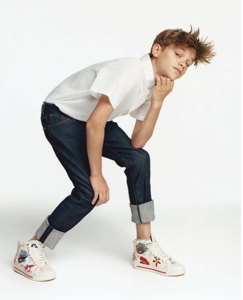  Brooklyn e Romeo Beckham são estrelas da edição de junho da da revista Vogue China