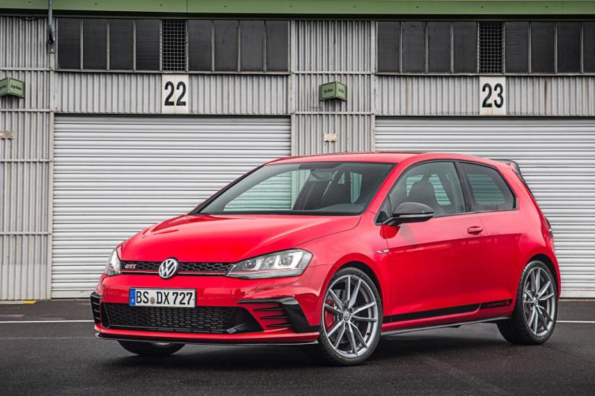 Anunciado na semana passada, o Volkswagen Golf GTI Clubsport já está fazendo história. Essa versão