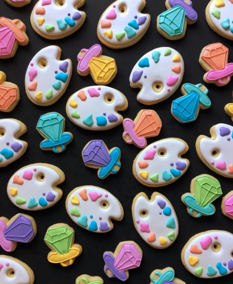 A americana Holly Fox uniu a paixão pelo designer e pela confeitaria e cria biscoitos doces lindos