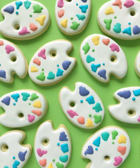 A americana Holly Fox uniu a paixão pelo designer e pela confeitaria e cria biscoitos doces lindos