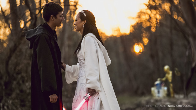 Krystel Ciocon e Earle Doudera apenas arrasaram com essa festa que parece ter saído direto de um dos episódios da saga de Star Wars