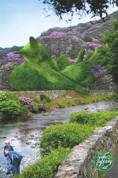 Artista inglês manipula imagens e coloca gato gigante em paisagens