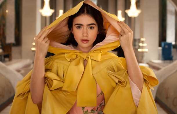 Lily Collins deu vida à personagem principal, Branca de Neve.