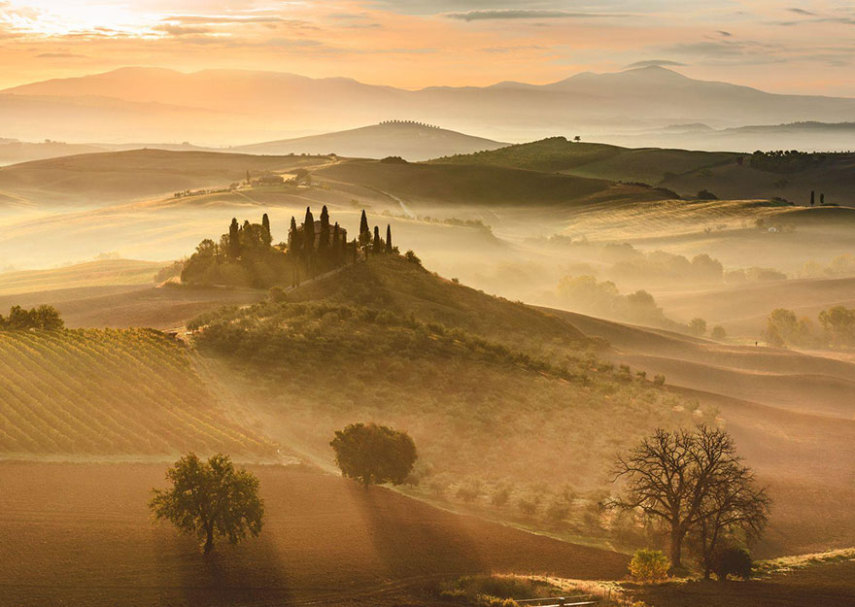 4) Nascer do sol dourado, na Toscana, na Itália