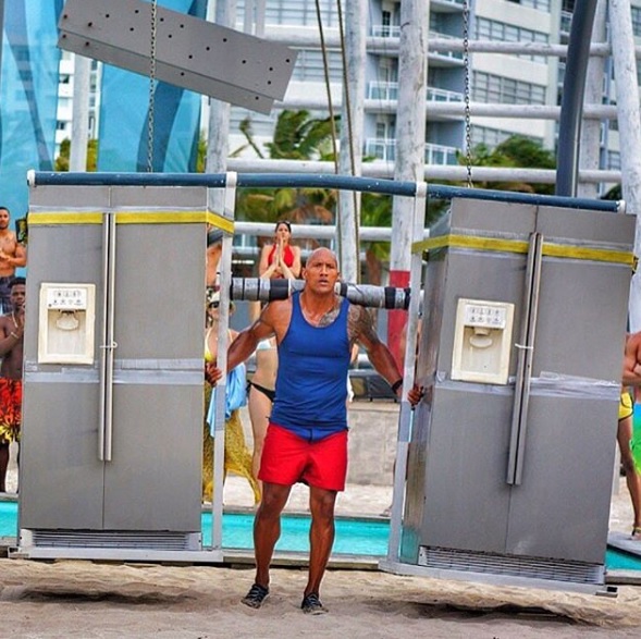 A adaptação cinematográfica do seriado 'Baywatch', que no Brasil se chamava 'SOS Malibu', chegará aos cinemas em maio de 2017. 