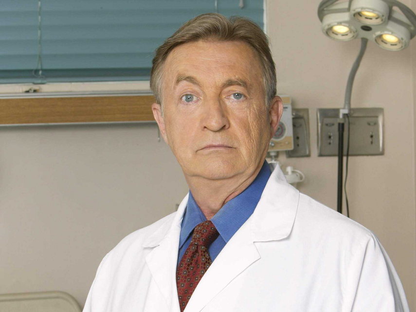 A mulher 'invisível' do médico Bob Kelso é uma das grandes piadas do seriado. 