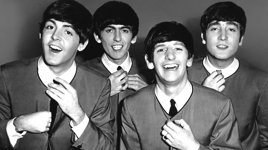 John Lennon, um rapaz de 16 anos, montou em 1957, uma banda com seus amigos da escola Quarry Bank, em Liverpool. A banda teve outros nomes como the Blackjacks e Quarrymen. Com o tempo, Paul McCartney, que tinha 15 anos, se juntou ao grupo e chamou outro amigo, George Harrison, que tinha 14. No começo, Lennon achou que George era muito novo, mas acabou deixando que ele assumisse a guitarra principal.