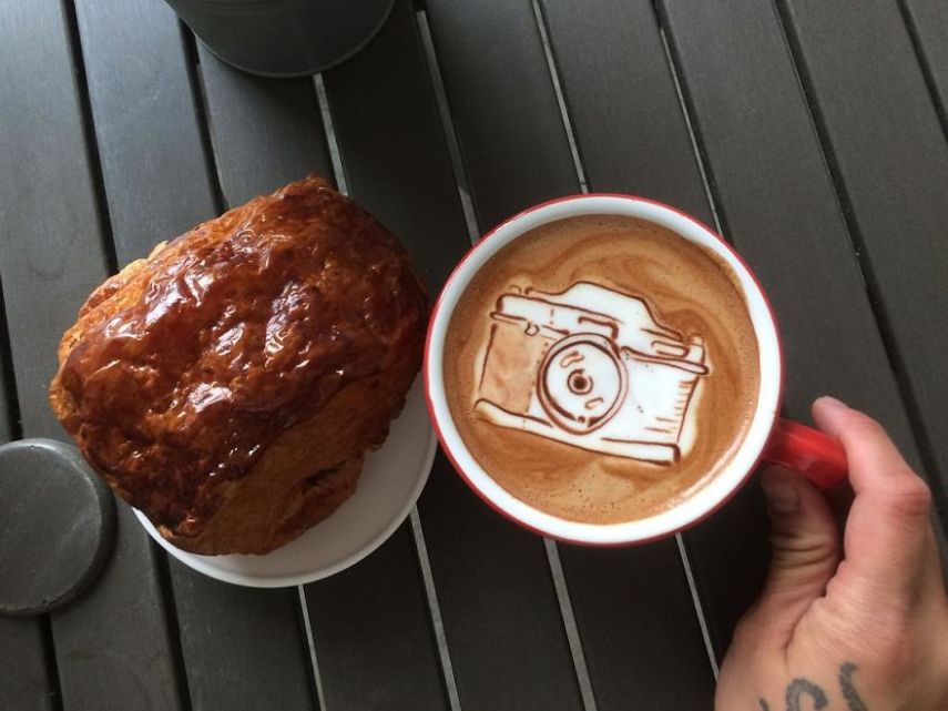 Os desenhos são da barista Melannie, do  Elite Audio Coffee Bar, em São Francisco, nos Estados Unidos