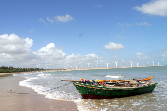 A 220 km de Fortaleza, Icaraí de Amontada, no Ceará, ainda segue pouco explorada e praticamente intocada. Para quem quer se desligar do mundo, praticar kite-surf, por exemplo, é o lugar ideal