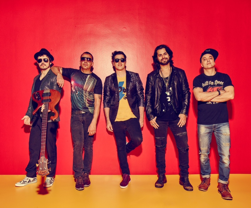 Dançante e cheio de hits, este é um show perfeito para combater o frio.