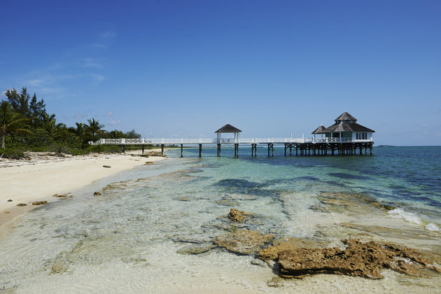 Na foto, o resort Kamalame Cay. As tarifas começam em US$ 250 por noite