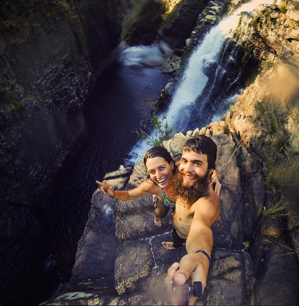 A Andrea e o Bruno largaram tudo para fazer uma viagem de bike pelo Brasil. Eles dividem as belezas que encontram no Instagram @largueitudoefui