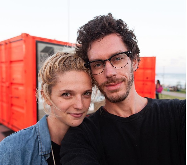 Zuzu Galova e Peter Sedlacik mostram suas aventuras através de câmeras fotográficas. Para seguir, é só procurar por @lensbetweenus