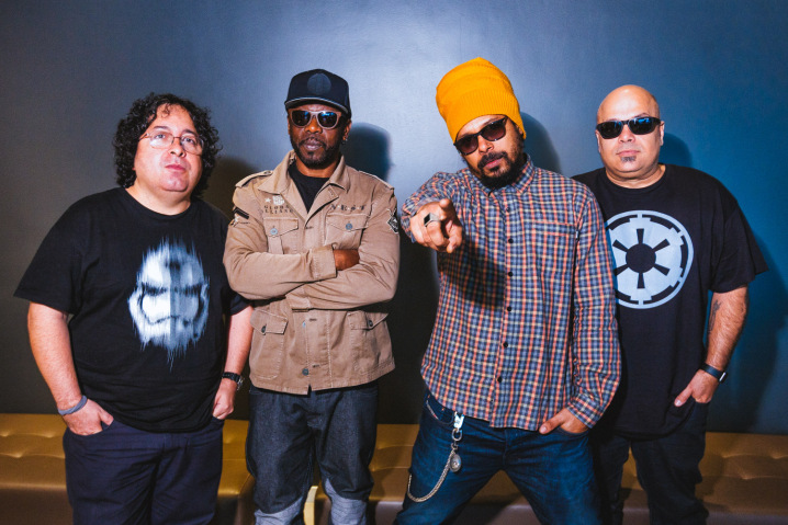 O acústico recém-lançado mostra que o tempo só deixou o Rappa melhor. Quando você vai a um show do Rappa você sabe o que vai encontrar: grooves, mensagens positivas e muita onda boa. Não tem erro.