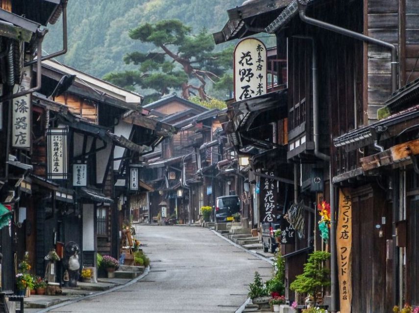 O caminho começa em Kyoto e termina em Edo. Nakasendo significa 