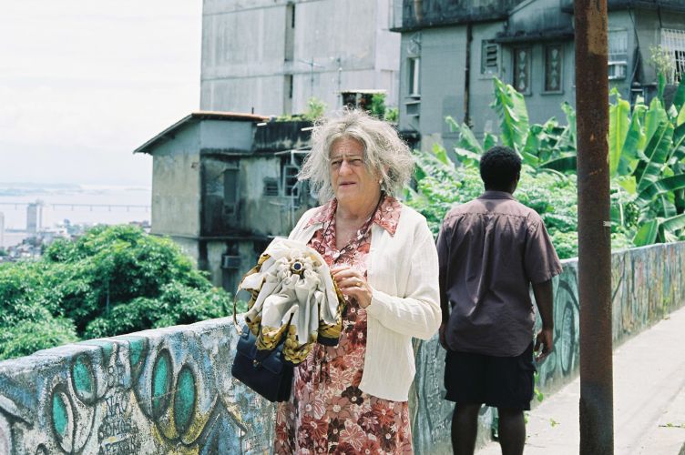 Ary Fontoura, no filme 'A Guerra dos Rocha' (2008), interpretou Dina Rocha, um idosa super simpática, mas maltratada pelos filhos