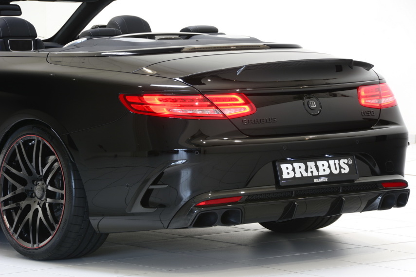 A empresa alemã Brabus é especialista em modificação de carros, especialmente da Mercedes-Benz. Desta vez, eles trabalharam em um projeto especial, o Brabus 850 6.0 biturbo Cabrio, baseado em uma Mercedez-AMG S63Cabriolet, que já conta com um motor V8 5.5, mas, nesta versão, ganhou números mais impressionantes ainda, tornando-o conversível mais rápido do mundo.  A transformação do carro passou por todas as partes do motor e também nos detalhes de acabamento, dando um índice de personalização ainda mais incrível.   O já impressionante V8 recebeu um par novo de turbocharges com compressores maiores, dutos de carbono e escapamentos maiores. 