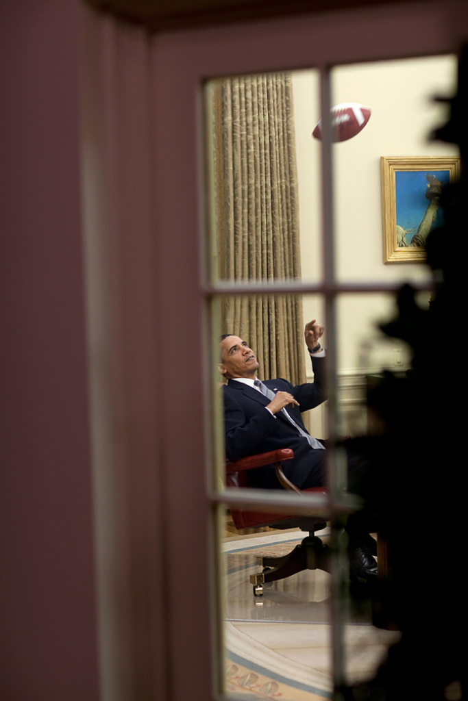 Pete Souza é o nome do cara por trás das melhores fotos de Barack Obama na presidência. Se liga!