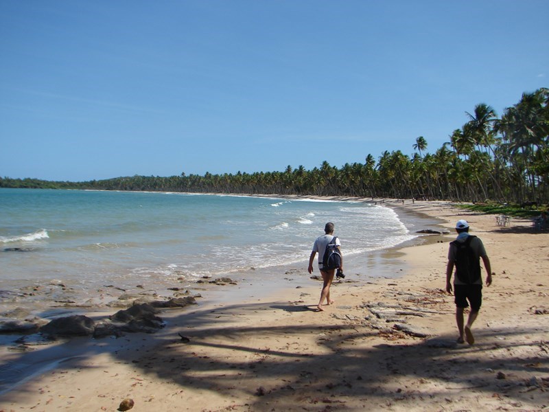 A Ilha de Boipeba fica no Arquipélago de Tinharé, no Sul da Bahia. Os únicos acessos são marítimo ou fluvial. Não atravessam automóveis, sendo os percursos feitos a pé ou de trator. A região foi reconhecida pela UNESCO como Reserva da Biosfera e Patrimônio da Humanidade.  A paisagem é linda e, apesar do acesso ser trabalhoso, vale a pena conhecer