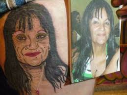 A esposa de Tom Veiga, intérprete por trás do personagem Louro José, não gostou nada da tatuagem que o marido fez em sua homenagem, maquiada como uma caveira mexicana. Como tudo na vida, provamos que o gesto de amor poderia ter sido muito pior. Olha cada tattoo liiiiinda!