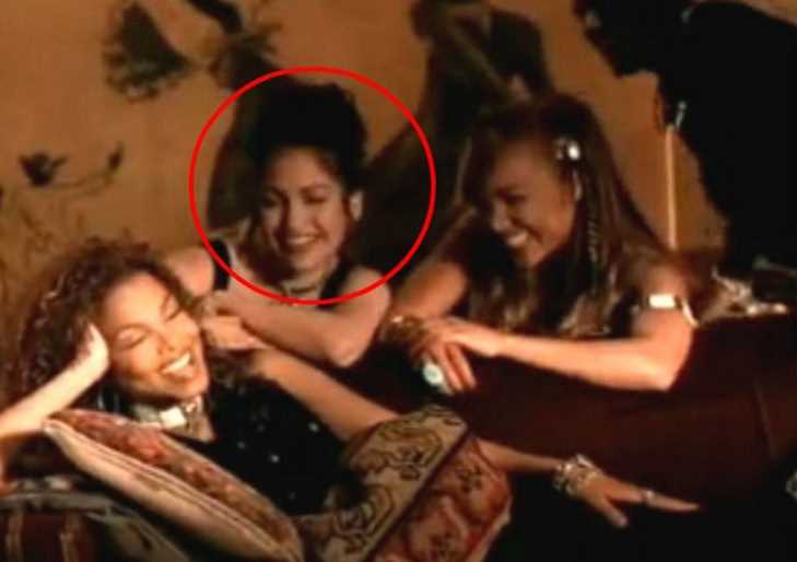 Jennifer Lopez sempre arrasou na dança! Antes de se tornar uma estrela pop, ela apareceu como bailarina no clipe 'That´s the Way Love Goes’, de Janet Jackson.