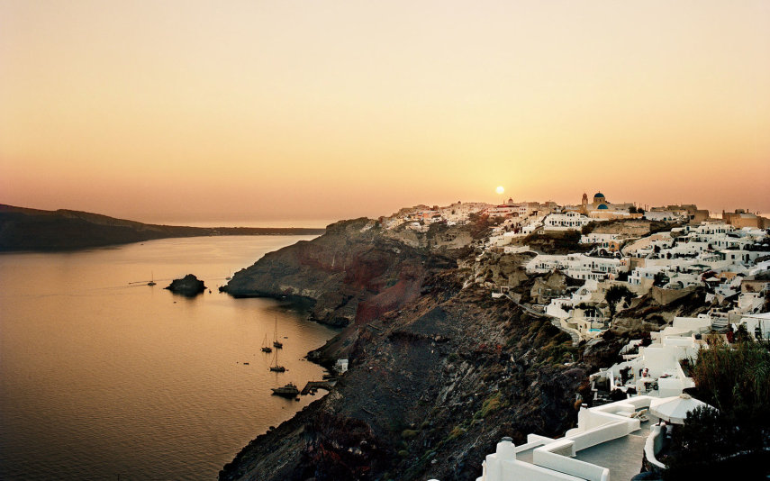 2) Santorini, na Grécia
