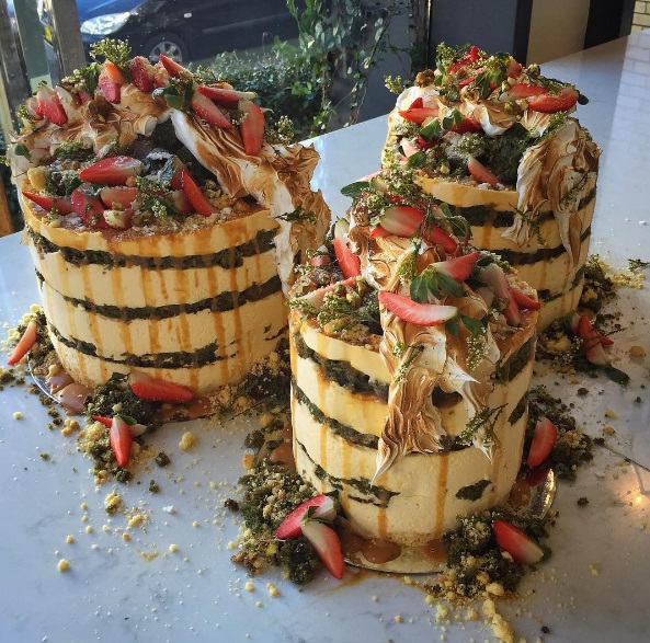 Andy Bowdy é dono de uma confeitaria que faz bolos incríveis nos Estados Unidos.   Para acompanhar o trabalho dele, siga @andybowdy