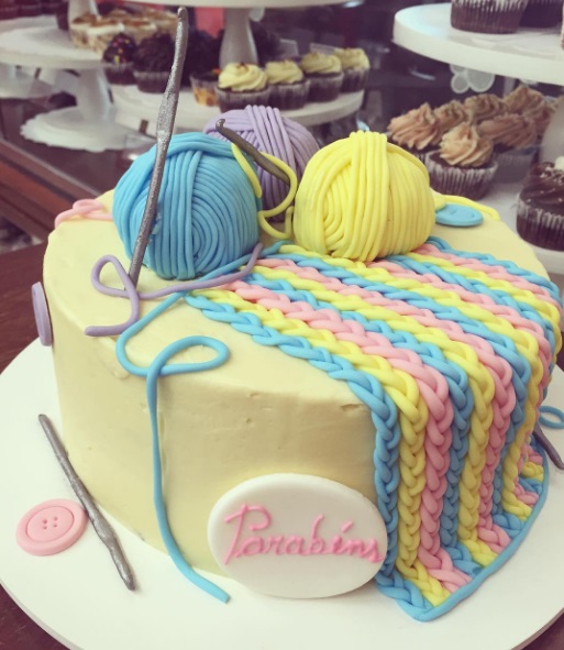Luana Davidsohn é dona de uma confeitaria em São Paulo e posta sempre fotos de bolos maravilhosos. Siga, @confeitariadaluana