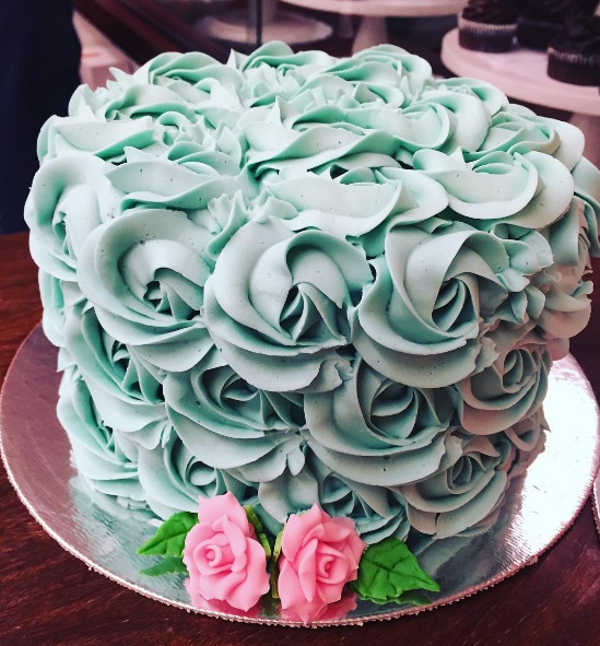 Luana Davidsohn é dona de uma confeitaria em São Paulo e posta sempre fotos de bolos maravilhosos. Siga, @confeitariadaluana