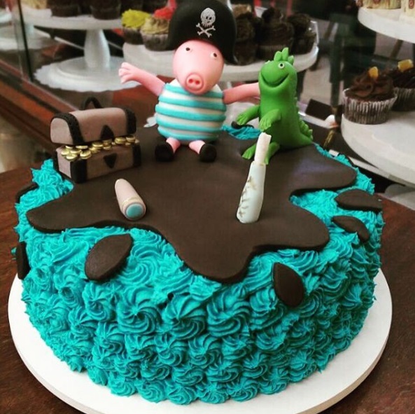 Luana Davidsohn é dona de uma confeitaria em São Paulo e posta sempre fotos de bolos maravilhosos. Siga, @confeitariadaluana