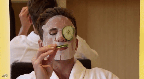 Separe aquela sexta-feira para sair mais cedo do trabalho e agende uma massagem especial em um spa. Você merece!