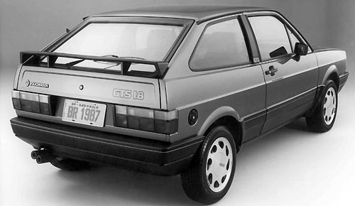 Quem consegue esquecer a sensação de entrar em um carro novo nos anos 80 ou 90? Ou até os mais fanáticos que compravam revistas especializadas na época para ver testes e guardar um pôster do carro eleito o melhor daquele ano?  Até hoje, quem é fã de carros, gosta de ver alguns modelos que marcaram época para relembrar o sentimento com os possantes que fizeram história nas décadas passadas.  Fizemos uma galeria reunindo alguns modelos cobiçados nos anos 80 e 90.