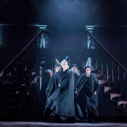 O Twitter oficial da peça Harry Potter and the Cursed Child divulgou novas imagens do espetáculo
