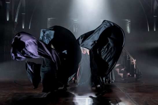 O Twitter oficial da peça Harry Potter and the Cursed Child divulgou novas imagens do espetáculo